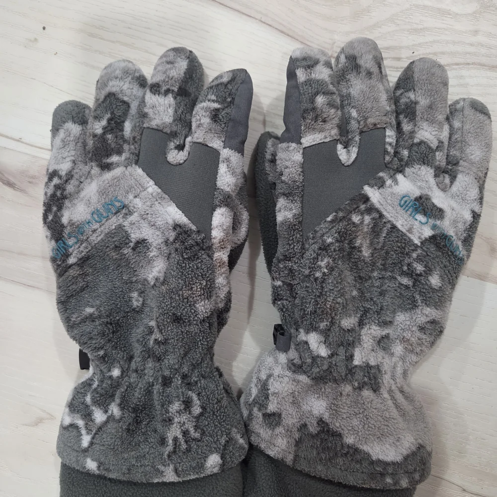 Gray Camouflage Fleece Gloves - Picture 1 of 3